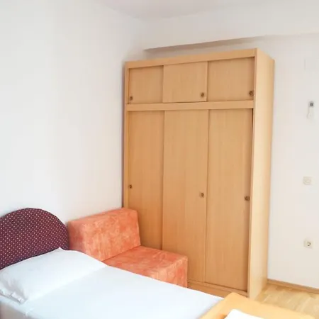Nada Vendégház Drvenik