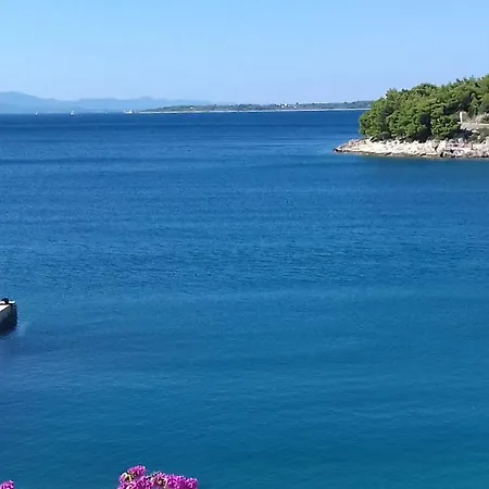 Guest house Nada Drvenik (Split-Dalmatia)